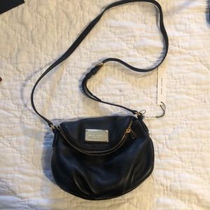 MARC JACOBS black pebbled leather crossbody
